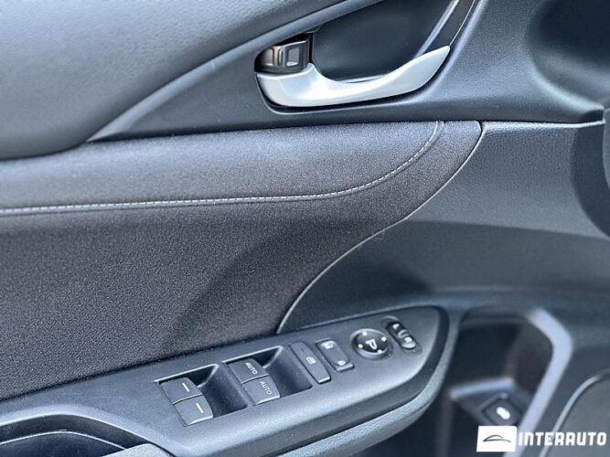 Honda Insight 33 interauto-car