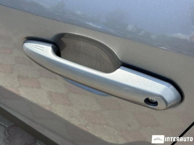 Toyota Rav-4 34 interauto-car