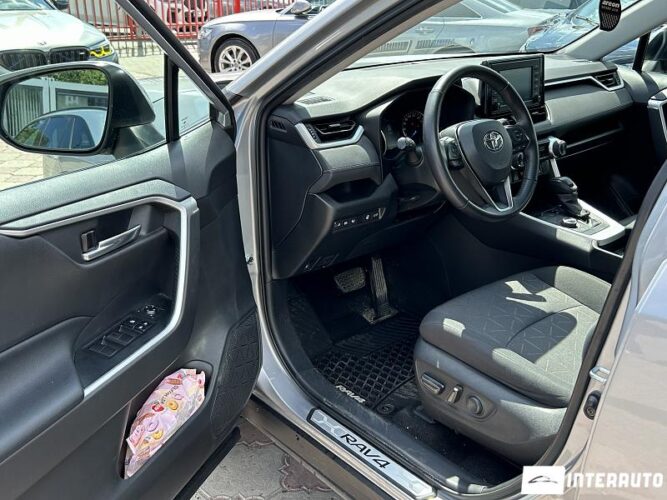 Toyota Rav-4 36 interauto-car