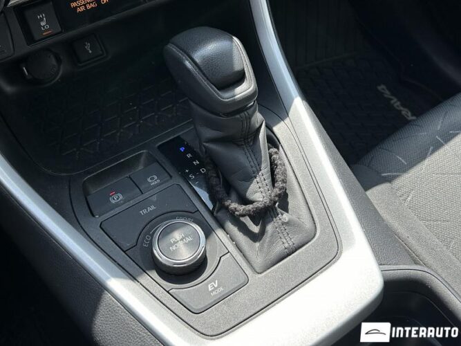 Toyota Rav-4 44 interauto-car