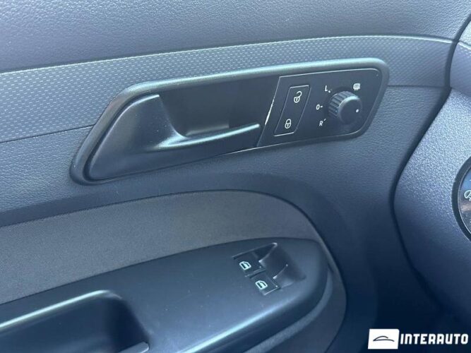 Volkswagen Caddy Maxi 42 interauto-car