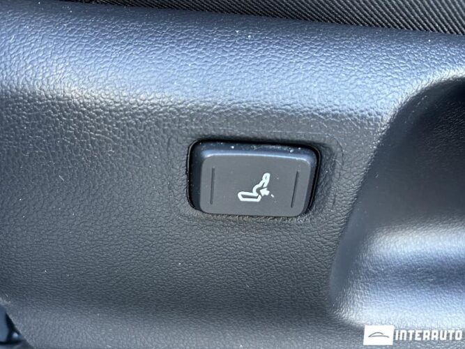 Toyota C-HR 51 interauto-car