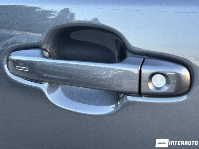 Toyota C-HR 37 interauto-car