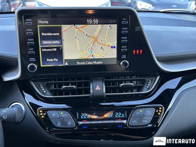 Toyota C-HR 44 interauto-car