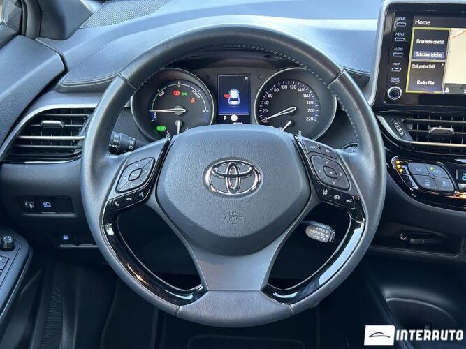 Toyota C-HR 41 interauto-car