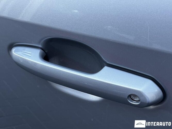 Toyota Rav-4 37 interauto-car