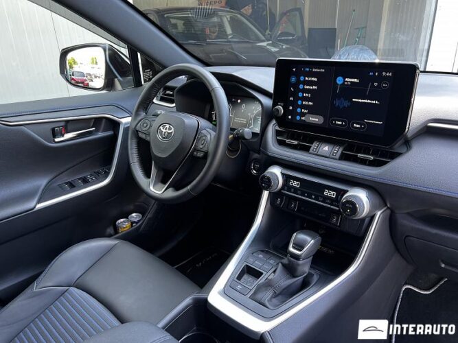 Toyota Rav-4 51 interauto-car