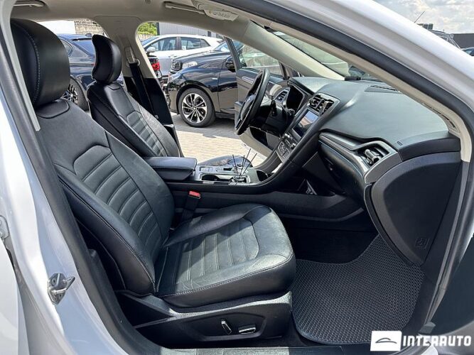 Ford Fusion 38 interauto-car