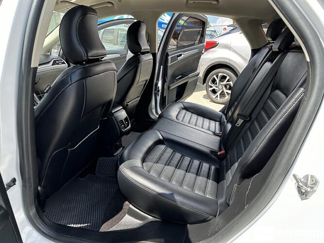 Ford Fusion 36 interauto-car