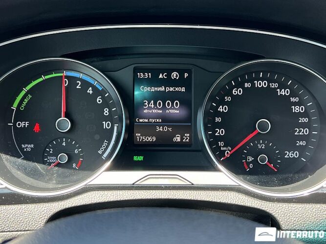 Volkswagen Passat GTE 39 interauto-car