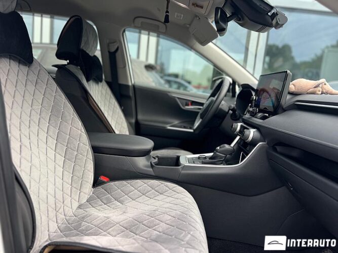 Toyota Rav-4 40 interauto-car