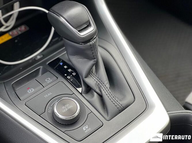 Toyota Rav-4 39 interauto-car