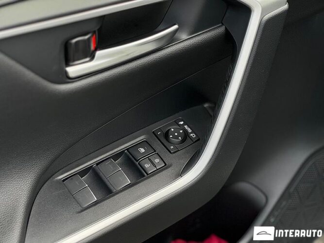 Toyota Rav-4 33 interauto-car