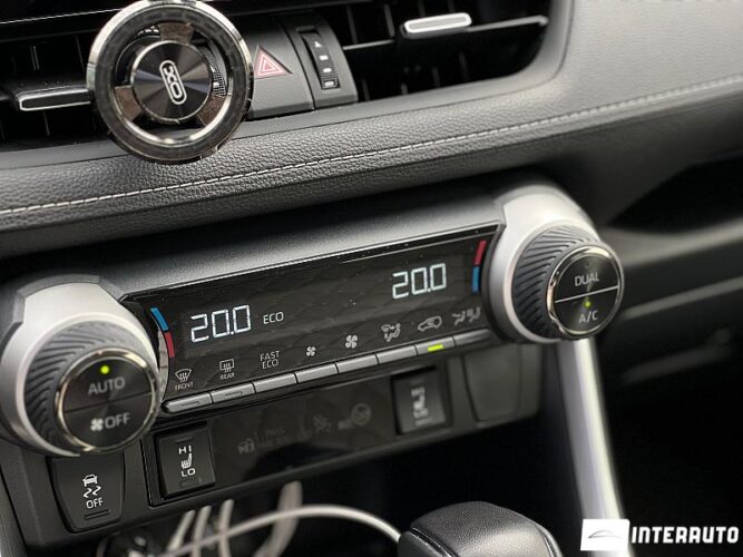 Toyota Rav-4 38 interauto-car