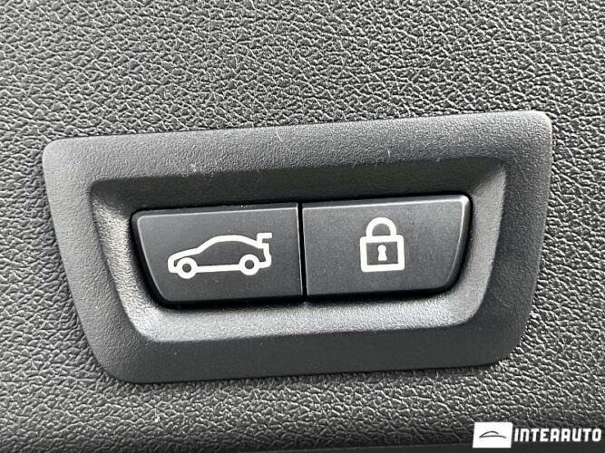 BMW X6 4.0i 58 interauto-car