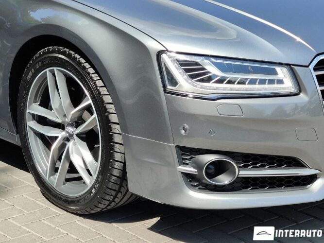 Audi A8 43 interauto-car