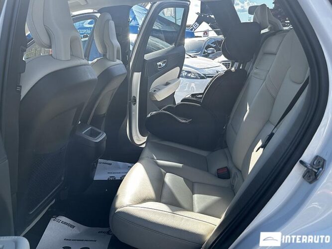 Volvo XC 60 42 interauto-car
