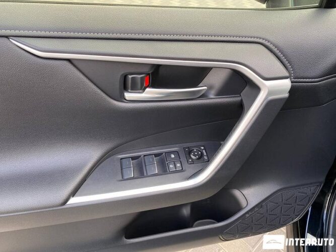 Toyota Rav-4 37 interauto-car