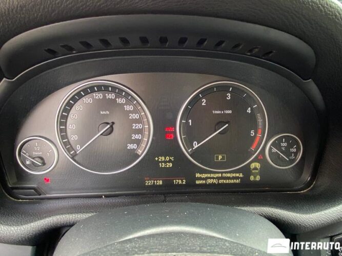BMW X3 2.0D 33 interauto-car