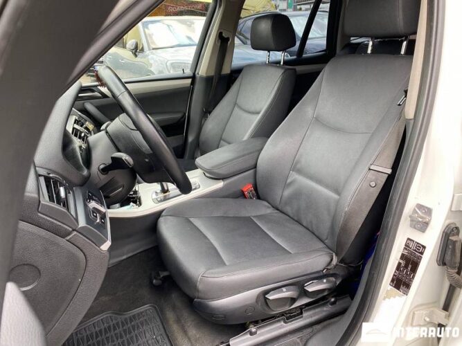 BMW X3 2.0D 31 interauto-car