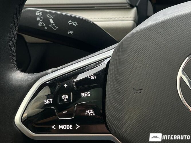 Volkswagen ID.6 Crozz 43 interauto-car