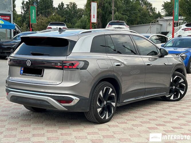 Volkswagen ID.6 Crozz 37 interauto-car