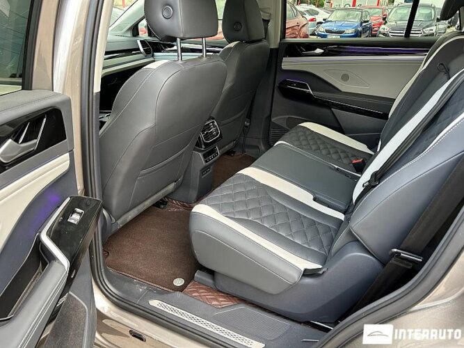 Volkswagen ID.6 Crozz 52 interauto-car