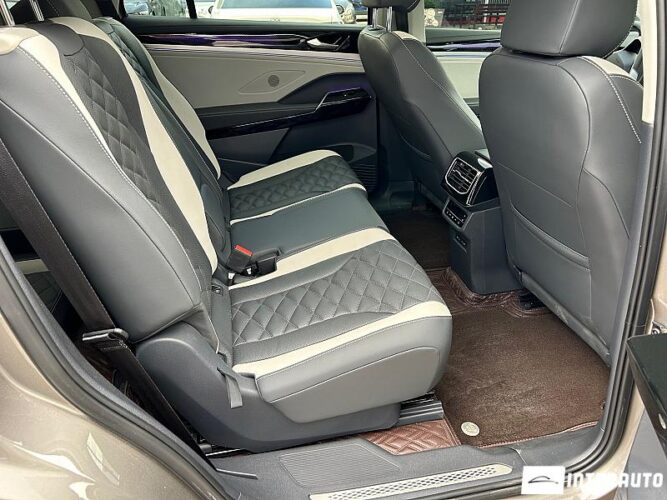 Volkswagen ID.6 Crozz 54 interauto-car