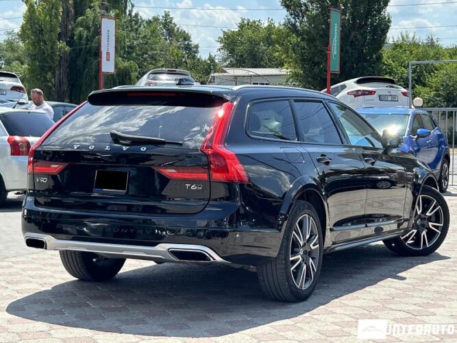 Volvo V 90 Cross Country 37 interauto-car