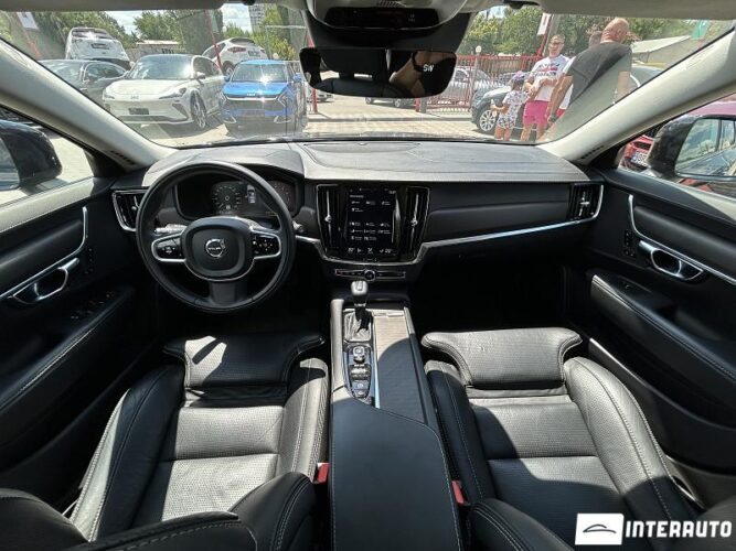 Volvo V 90 Cross Country 44 interauto-car