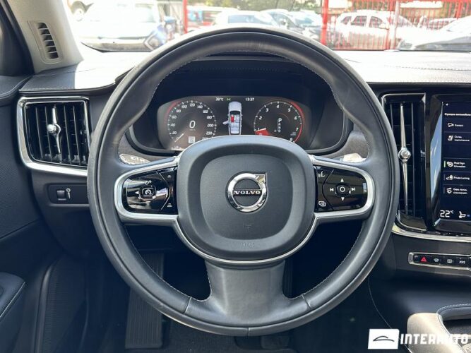 Volvo V 90 Cross Country 46 interauto-car
