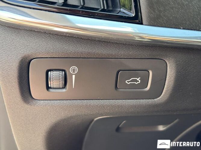 Volvo V 90 Cross Country 45 interauto-car