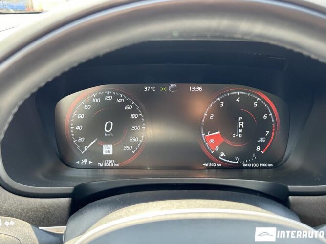 Volvo V 90 Cross Country 47 interauto-car