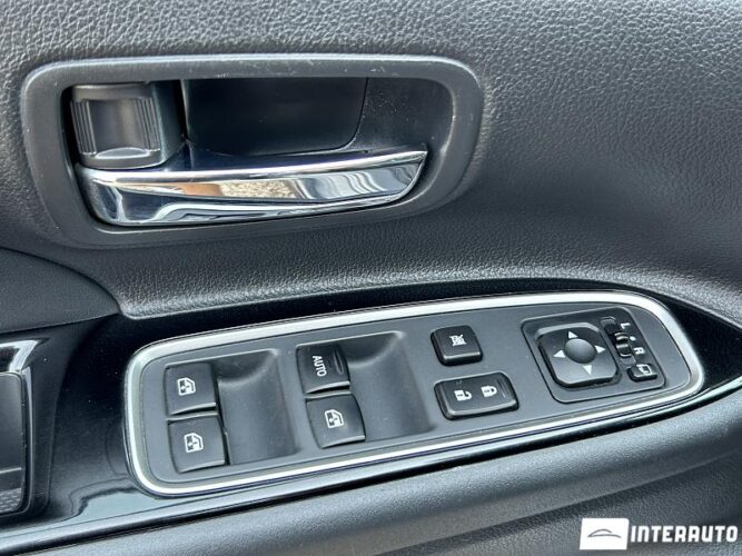 Mitsubishi Outlander 39 interauto-car