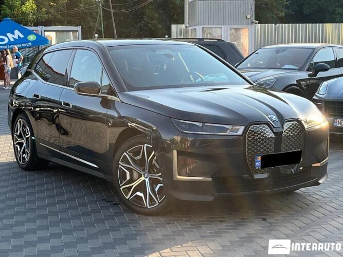 BMW iX xDrive40 33 interauto-car