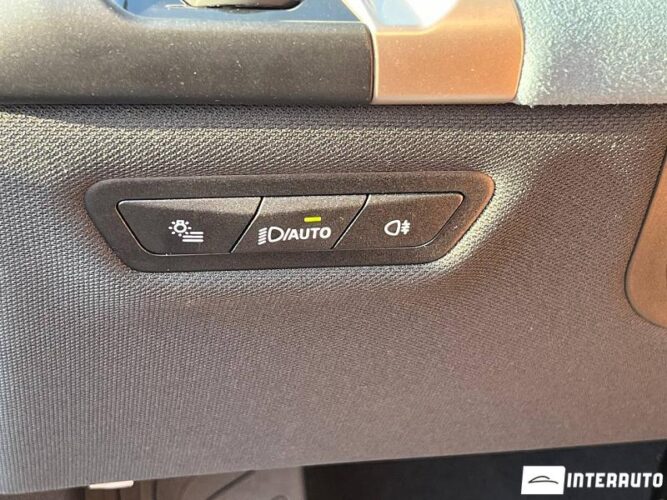 BMW iX xDrive40 38 interauto-car