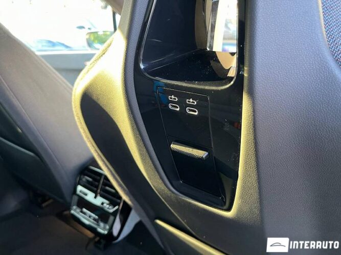 BMW iX xDrive40 44 interauto-car