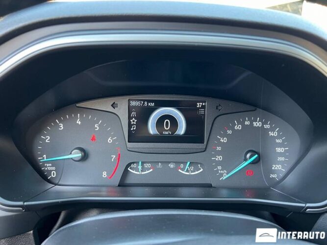 Ford Focus 33 interauto-car