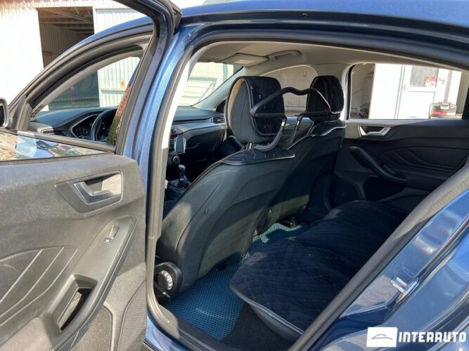 Ford Focus 39 interauto-car