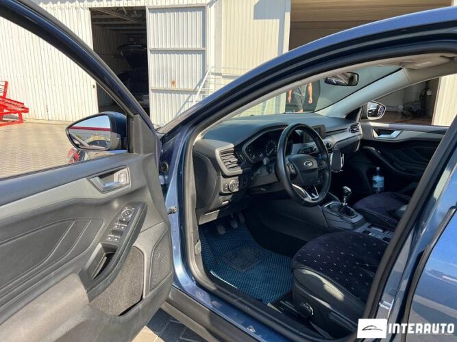 Ford Focus 31 interauto-car