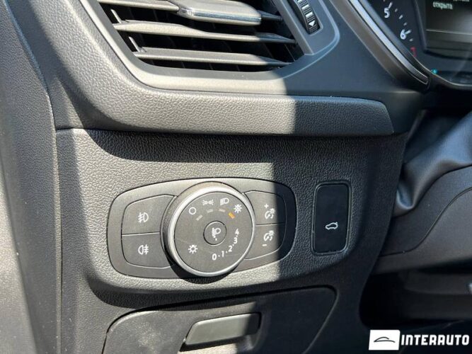 Ford Focus 38 interauto-car