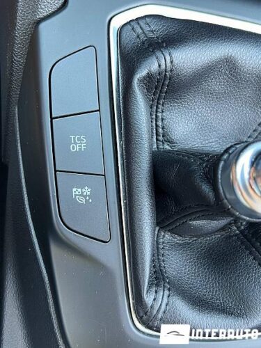 Ford Focus 37 interauto-car