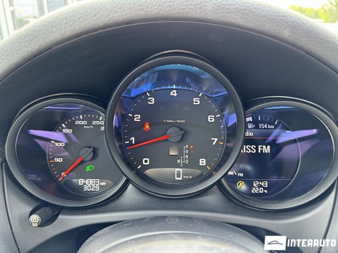 Porsche Macan 52 interauto-car