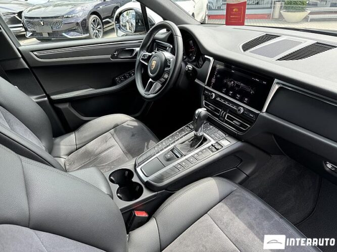 Porsche Macan 58 interauto-car