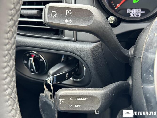 Porsche Macan 50 interauto-car