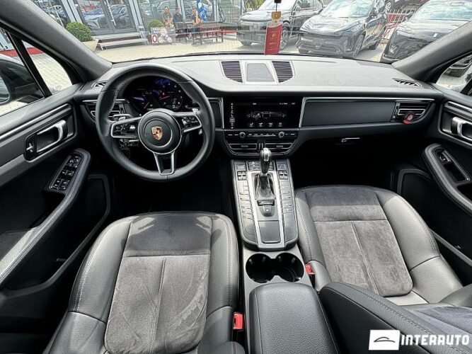 Porsche Macan 48 interauto-car