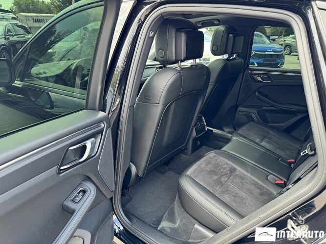 Porsche Macan 60 interauto-car