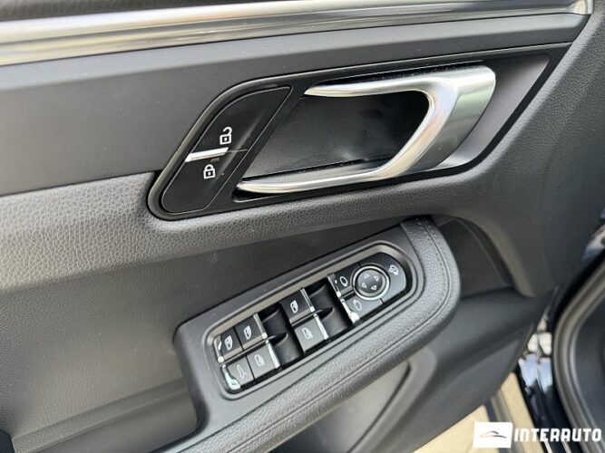 Porsche Macan 45 interauto-car
