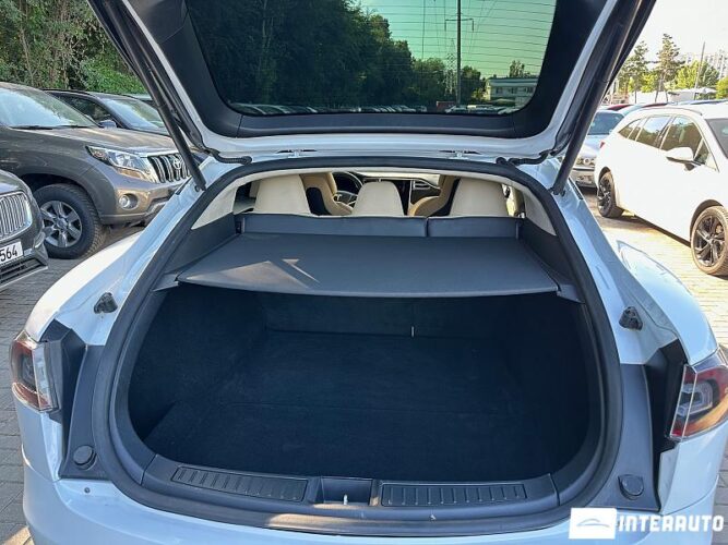 Tesla Model S 43 interauto-car