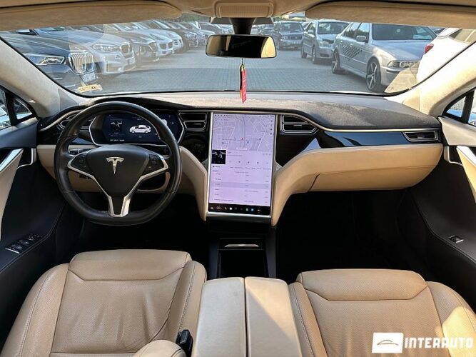 Tesla Model S 35 interauto-car